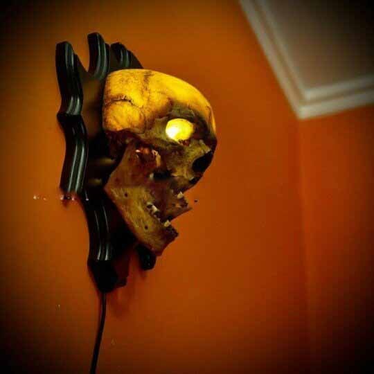 Retro Skeleton Wall Lamp